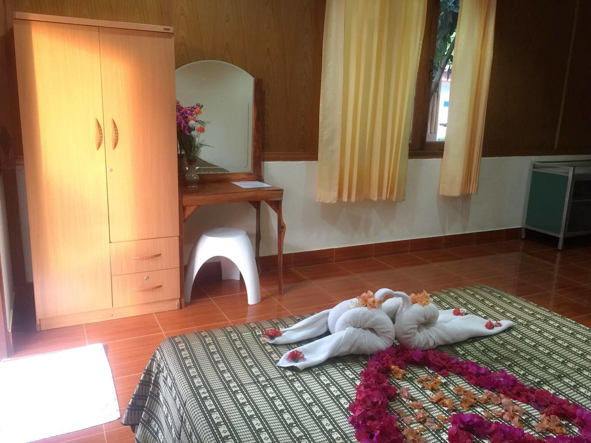 Poonsap Resort Ko Lanta Dış mekan fotoğraf