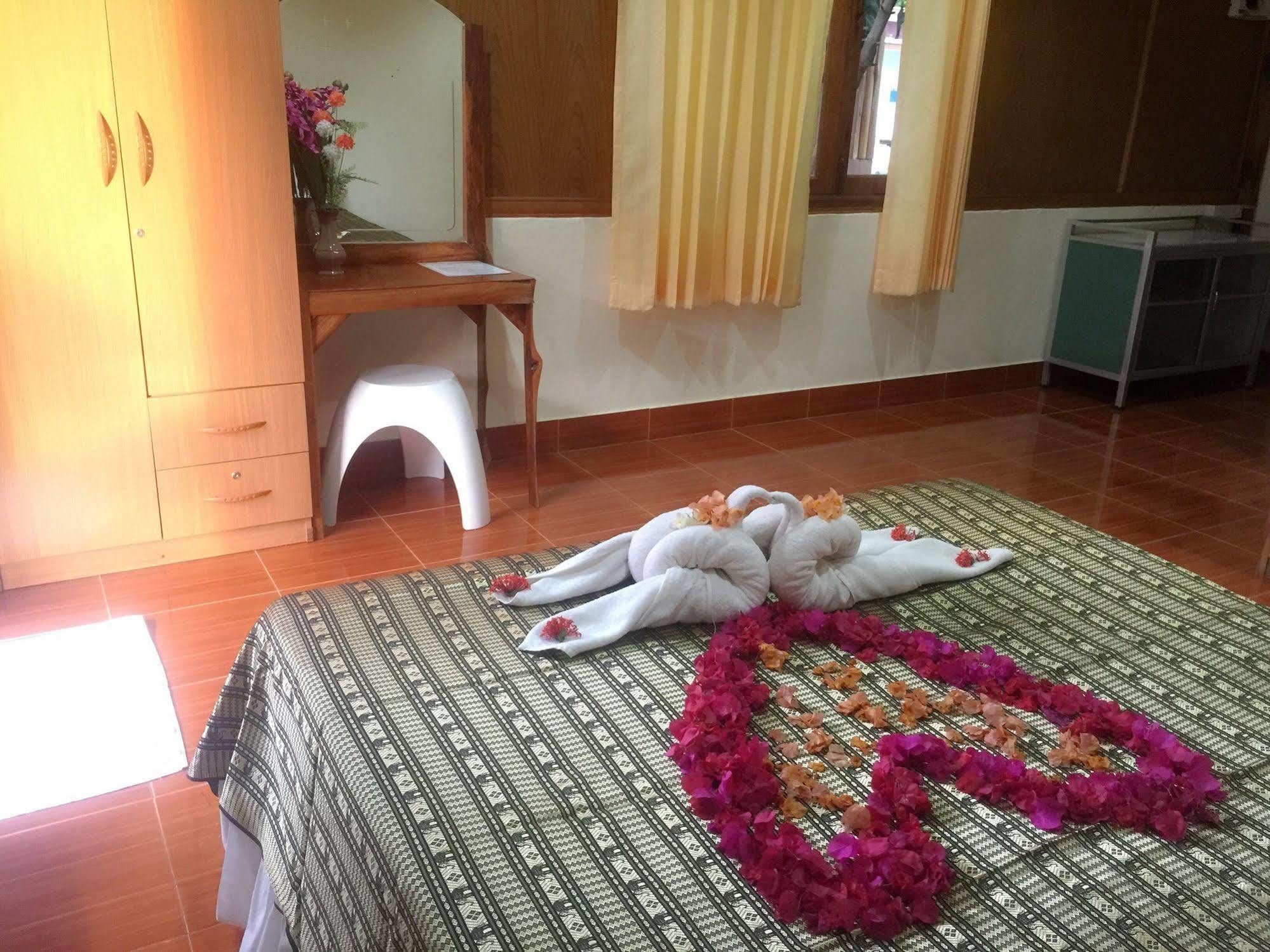 Poonsap Resort Ko Lanta Dış mekan fotoğraf