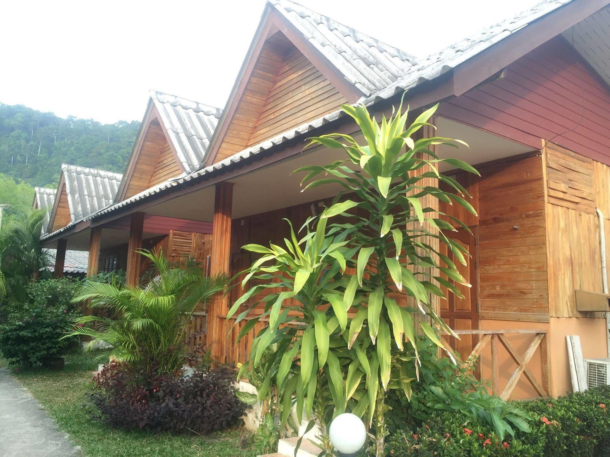 Poonsap Resort Ko Lanta Dış mekan fotoğraf