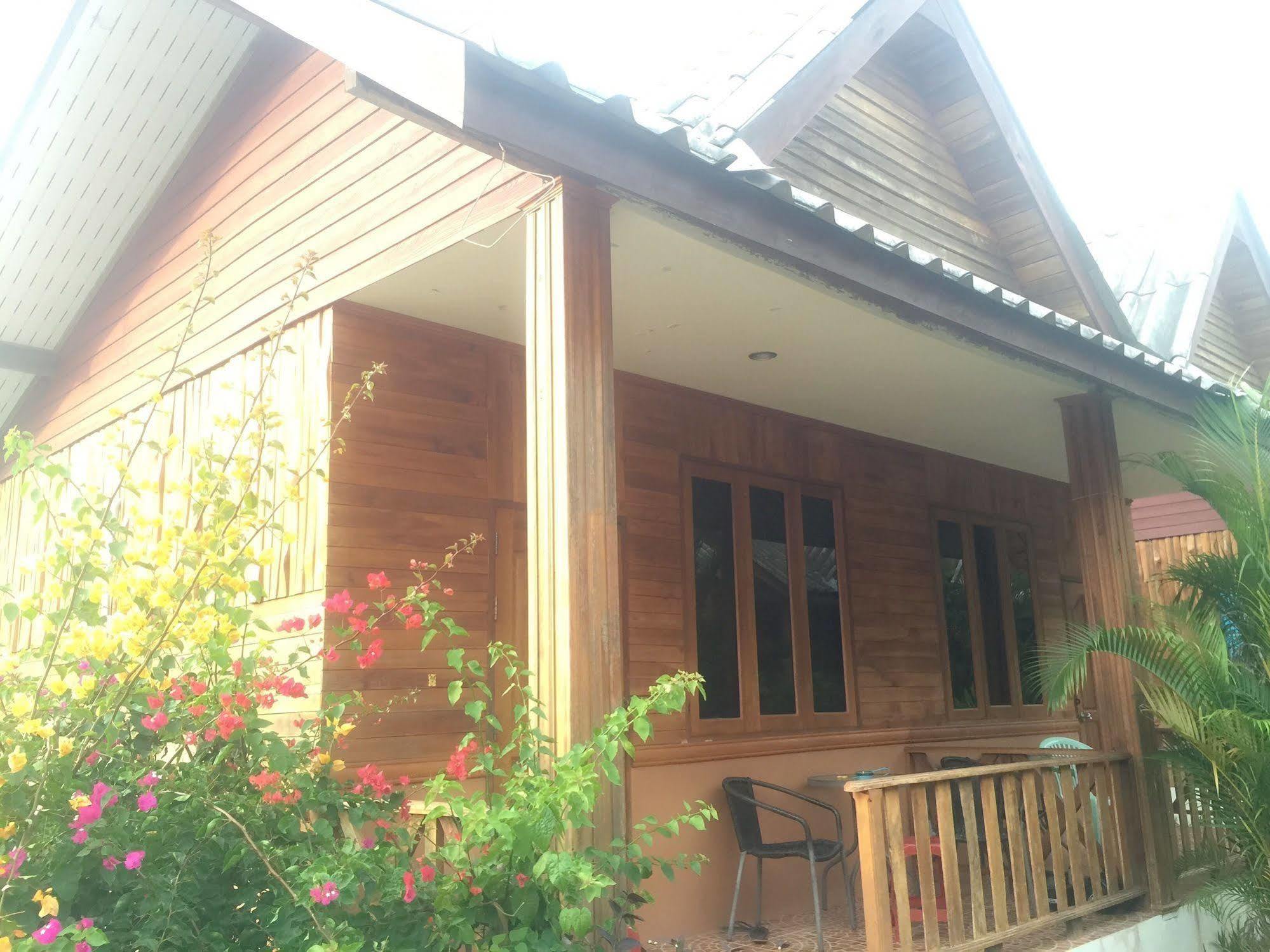 Poonsap Resort Ko Lanta Dış mekan fotoğraf