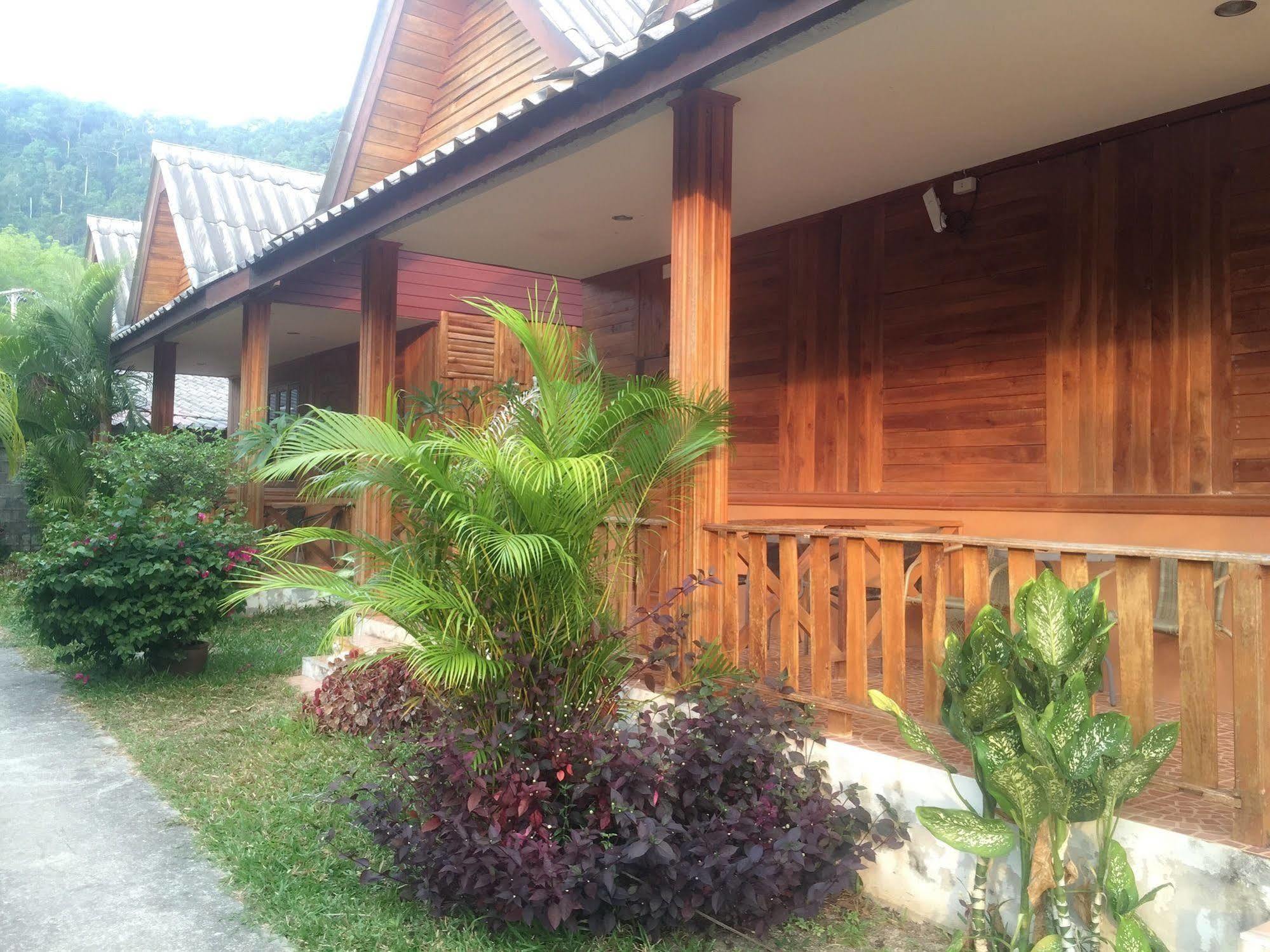 Poonsap Resort Ko Lanta Dış mekan fotoğraf