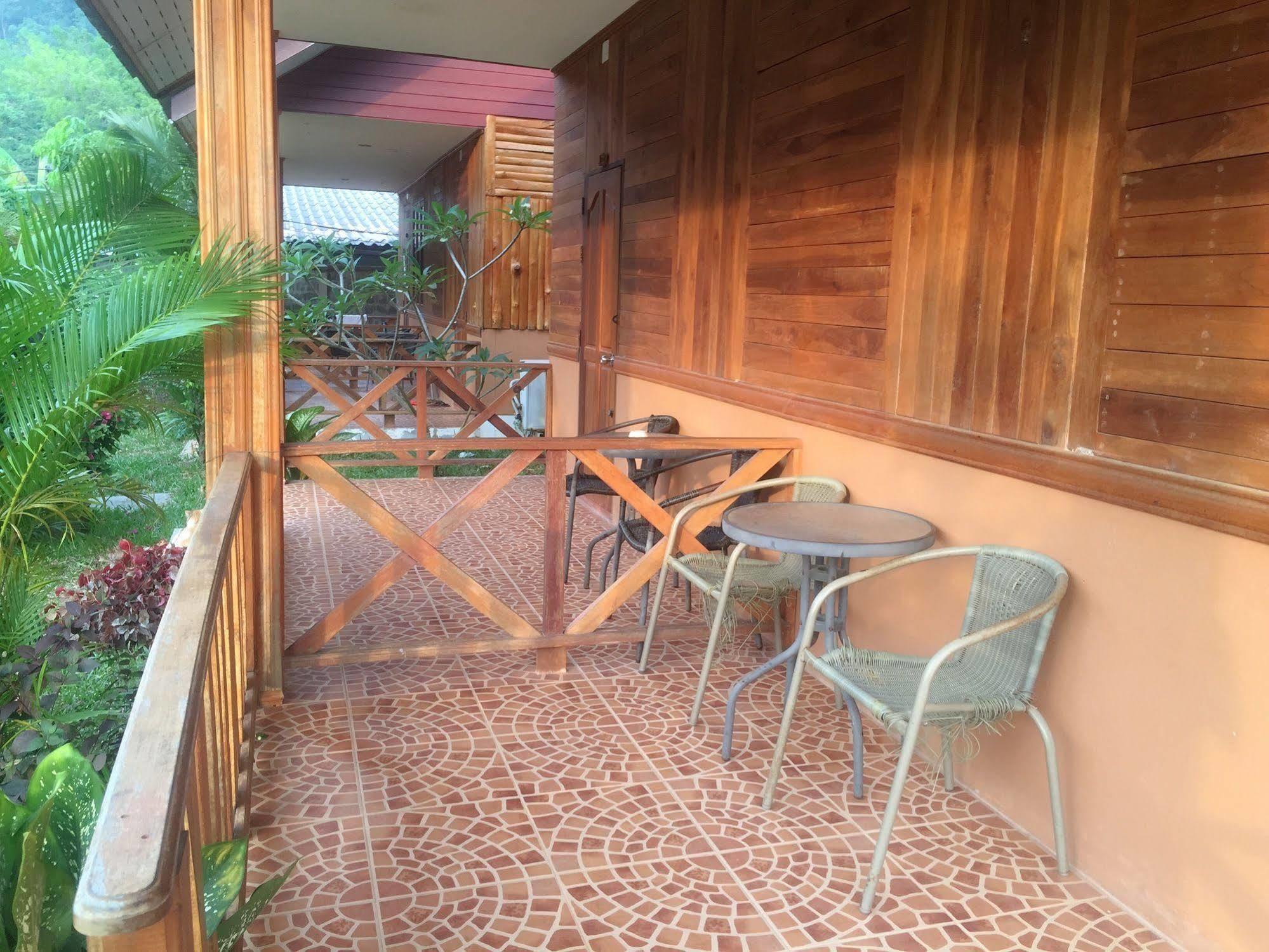 Poonsap Resort Ko Lanta Dış mekan fotoğraf